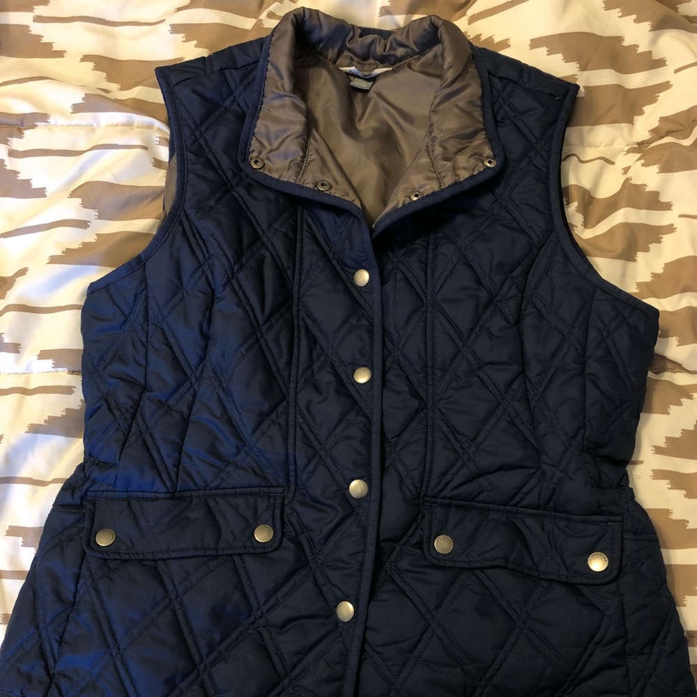 Eddie Bauer fitted vest